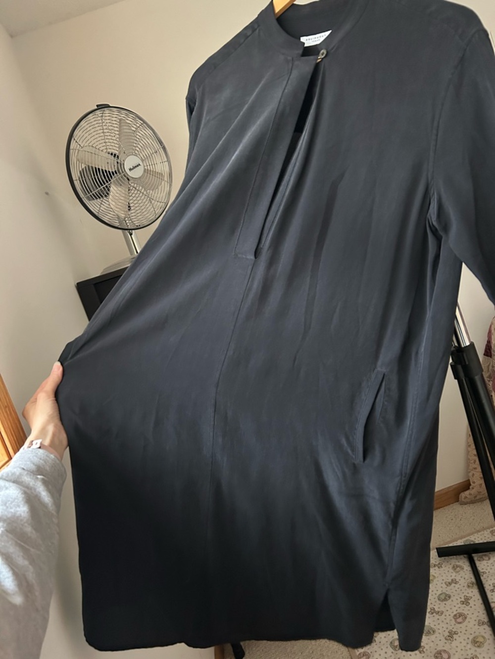Equipment Femme 100% Silk Long Sleeve Midi Dress - Picture 2 of 9